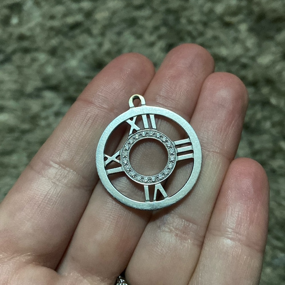 Atlas Tiffany and Co Pendant 18k white gold